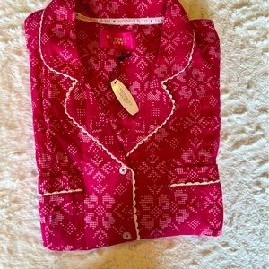 Victoria’s Secret 💖 Pajama Top- Medium. Dark Pink and Snowflakes. New.